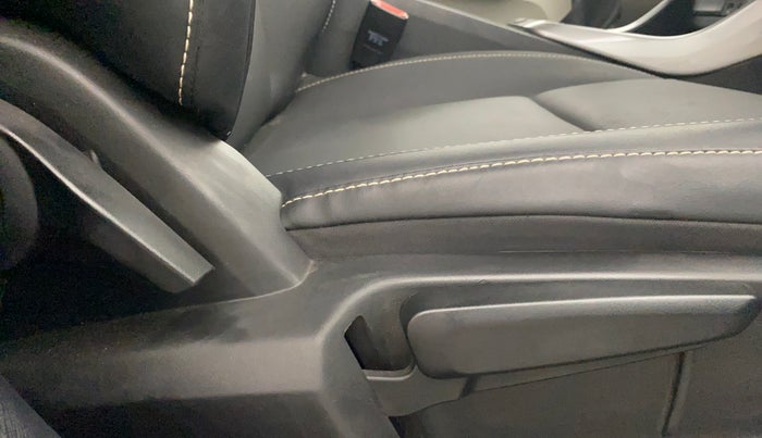 2022 Tata ALTROZ XZ PETROL, Petrol, Manual, 17,462 km, Driver Side Adjustment Panel