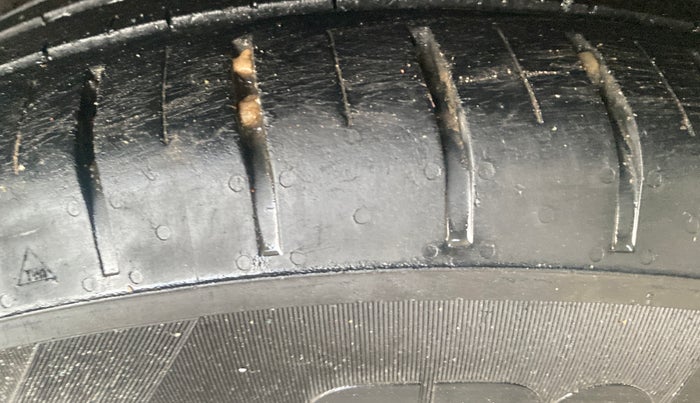 2017 Honda WR-V 1.2L I-VTEC VX MT, CNG, Manual, 1,04,053 km, Left Rear Tyre Tread