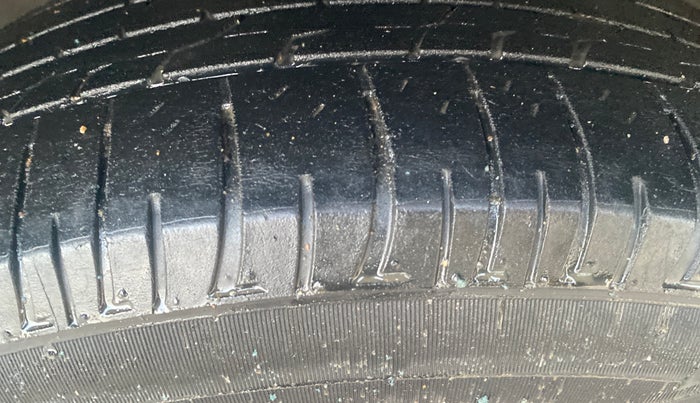 2017 Honda WR-V 1.2L I-VTEC VX MT, CNG, Manual, 1,04,053 km, Left Front Tyre Tread