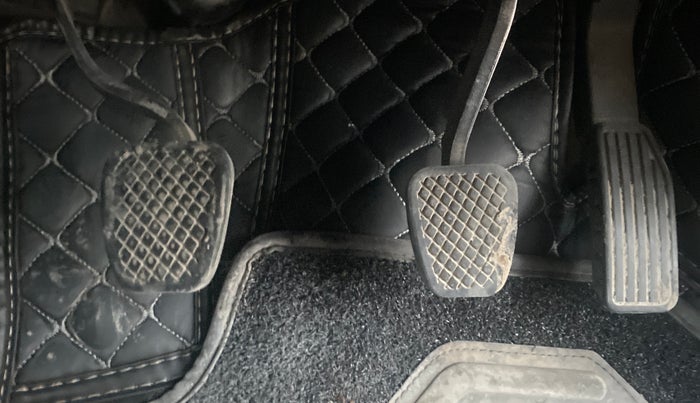 2017 Honda WR-V 1.2L I-VTEC VX MT, CNG, Manual, 1,04,053 km, Pedals