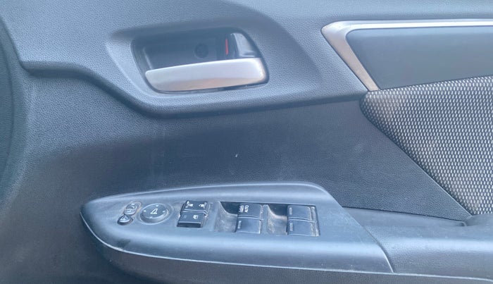 2017 Honda WR-V 1.2L I-VTEC VX MT, CNG, Manual, 1,04,053 km, Driver Side Door Panels Control