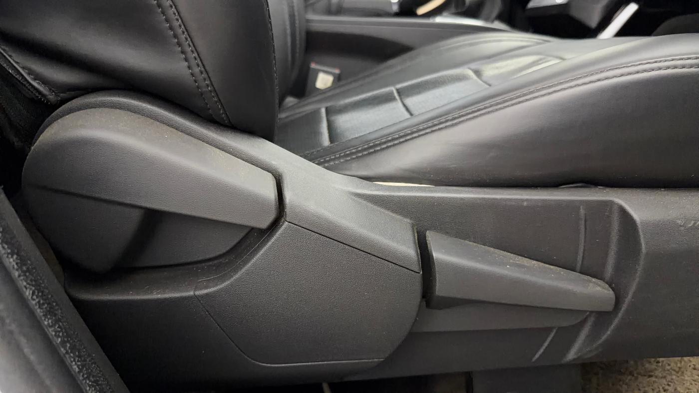 2022 Renault Kiger RXT 1.0 TURBO MT, Petrol, Manual, 18,658 km, Driver Side Adjustment Panel
