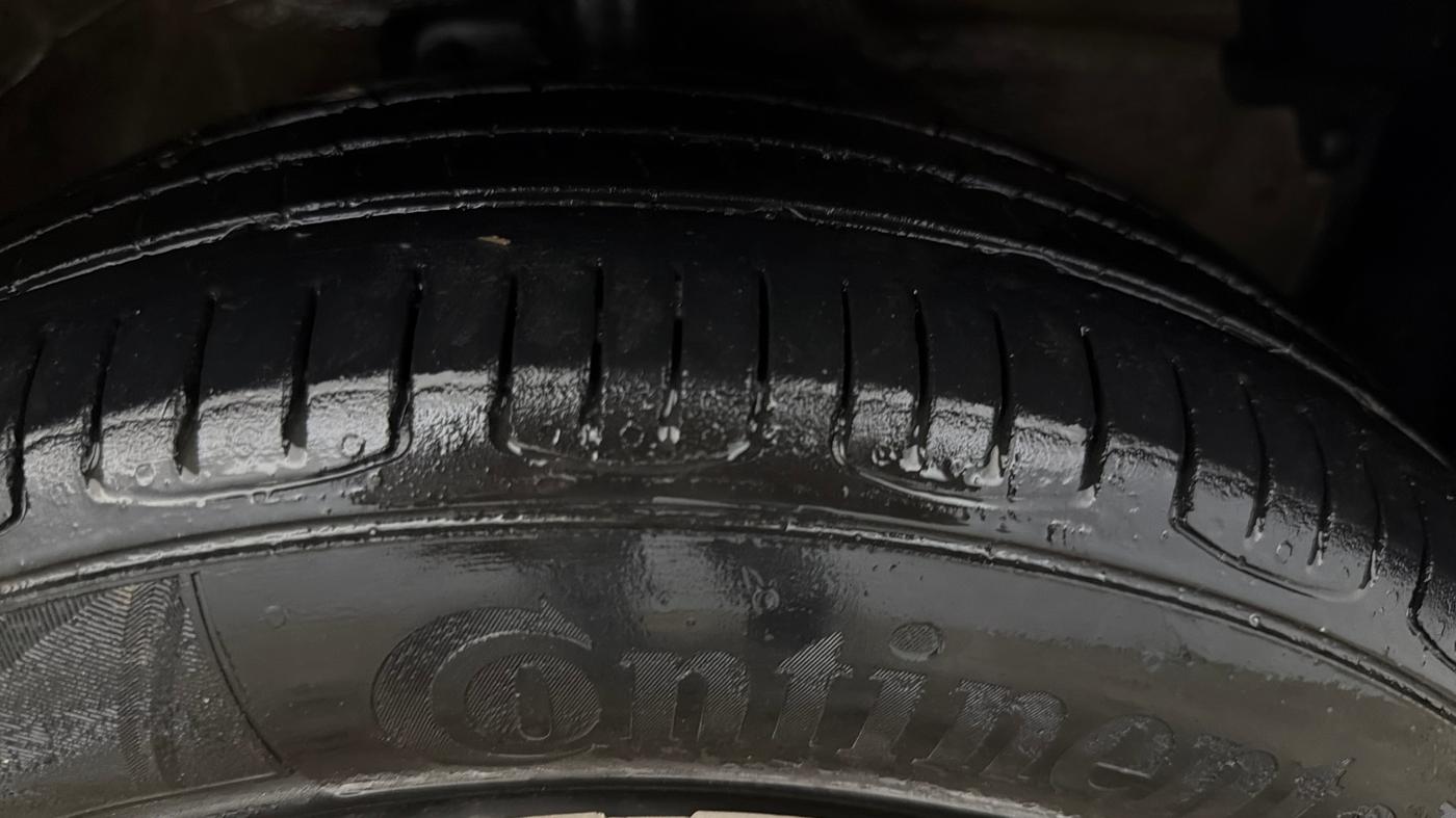 2014 Maruti Celerio VXI CNG, CNG, Manual, 66,646 km, Right Front Tyre Tread