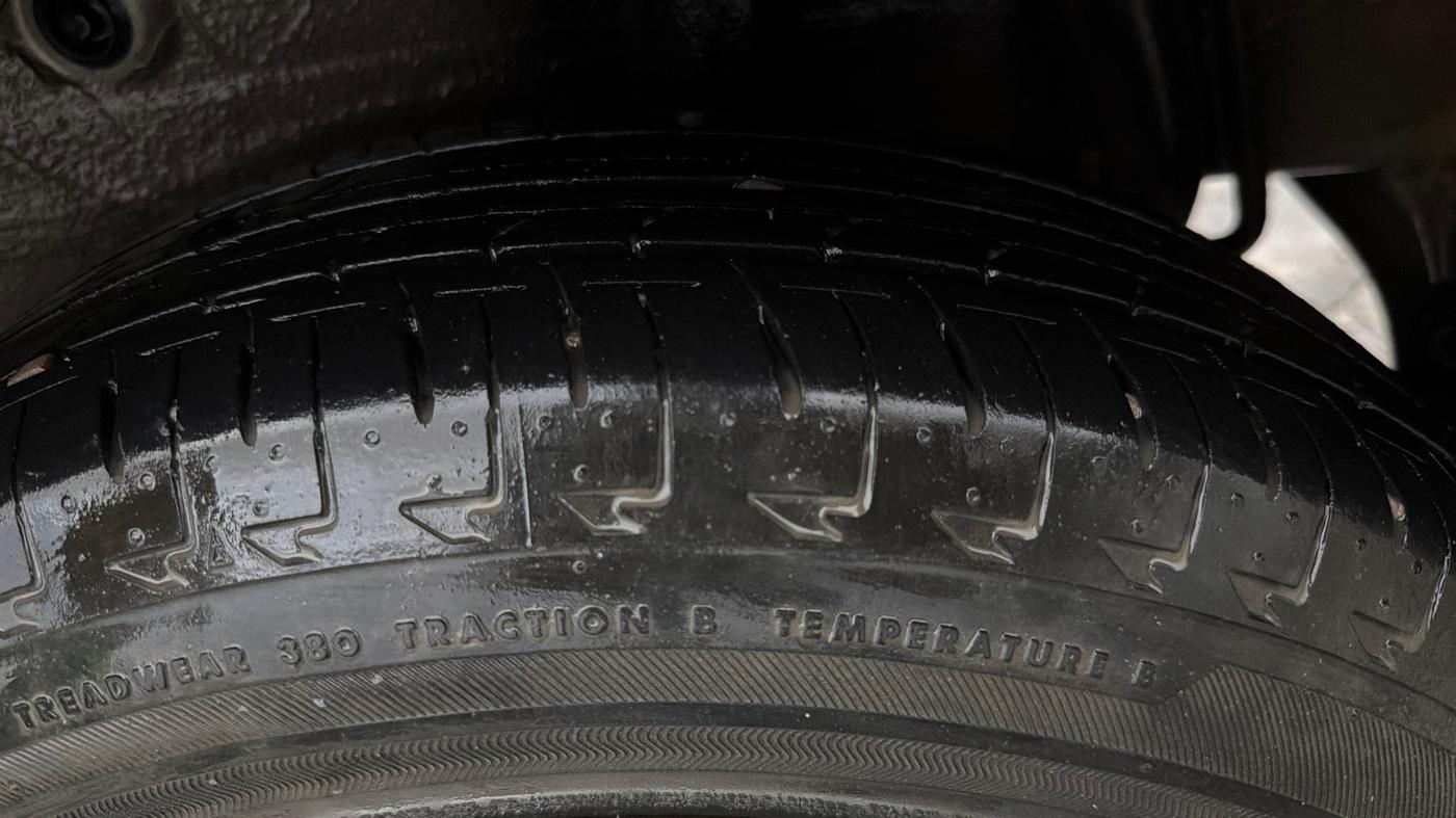 2014 Maruti Celerio VXI CNG, CNG, Manual, 66,646 km, Left Rear Tyre Tread
