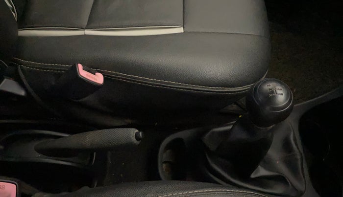 2014 Toyota Etios CROSS 1.2 G, Petrol, Manual, 49,998 km, Gear Lever
