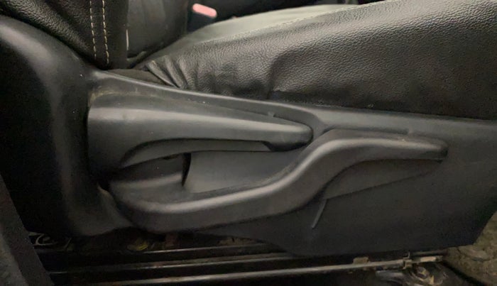 2014 Toyota Etios CROSS 1.2 G, Petrol, Manual, 49,998 km, Driver Side Adjustment Panel