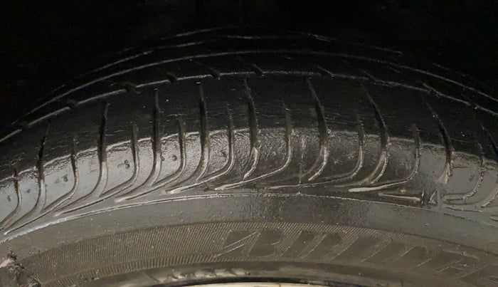 2014 Toyota Etios CROSS 1.2 G, Petrol, Manual, 49,998 km, Right Front Tyre Tread