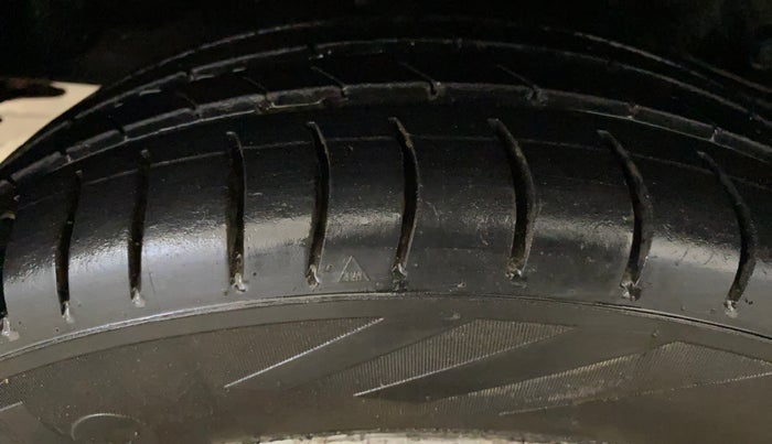 2014 Toyota Etios CROSS 1.2 G, Petrol, Manual, 49,998 km, Right Rear Tyre Tread