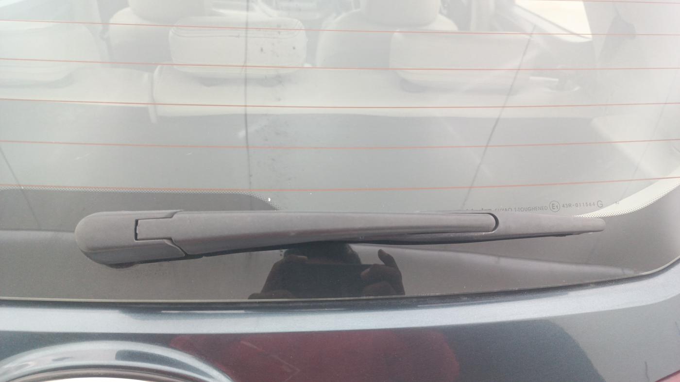 2020 Mahindra XUV300 W8 1.2 PETROL, Petrol, Manual, 35,617 km, Rear Wiper