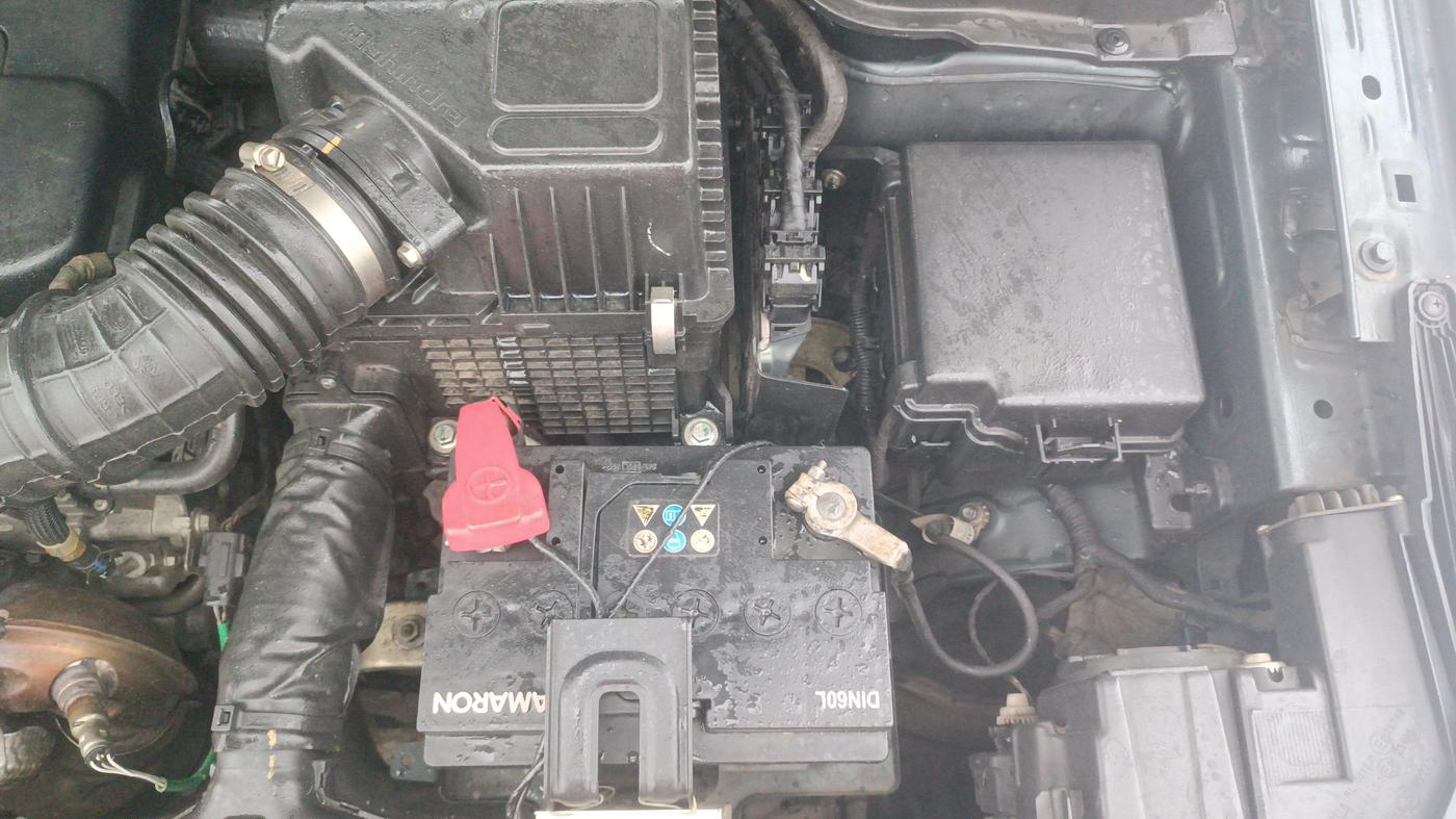 2020 Mahindra XUV300 W8 1.2 PETROL, Petrol, Manual, 35,617 km, Engine View - Left