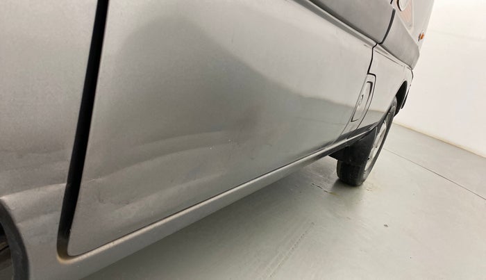2019 Maruti Eeco 5 STR WITH A/C+HTR, Petrol, Manual, 28,172 km, Right rear door - Slightly dented