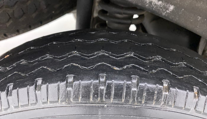 2019 Maruti Eeco 5 STR WITH A/C+HTR, Petrol, Manual, 28,172 km, Right Rear Tyre Tread