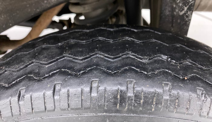 2019 Maruti Eeco 5 STR WITH A/C+HTR, Petrol, Manual, 28,172 km, Left Rear Tyre Tread