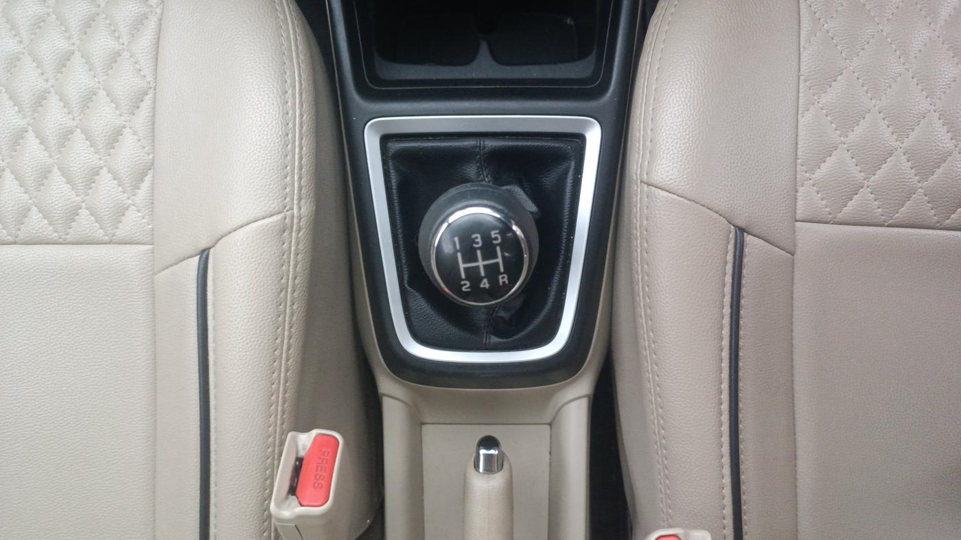 2020 Maruti Dzire ZXI Plus, Petrol, Manual, 63,066 km, Gear Lever