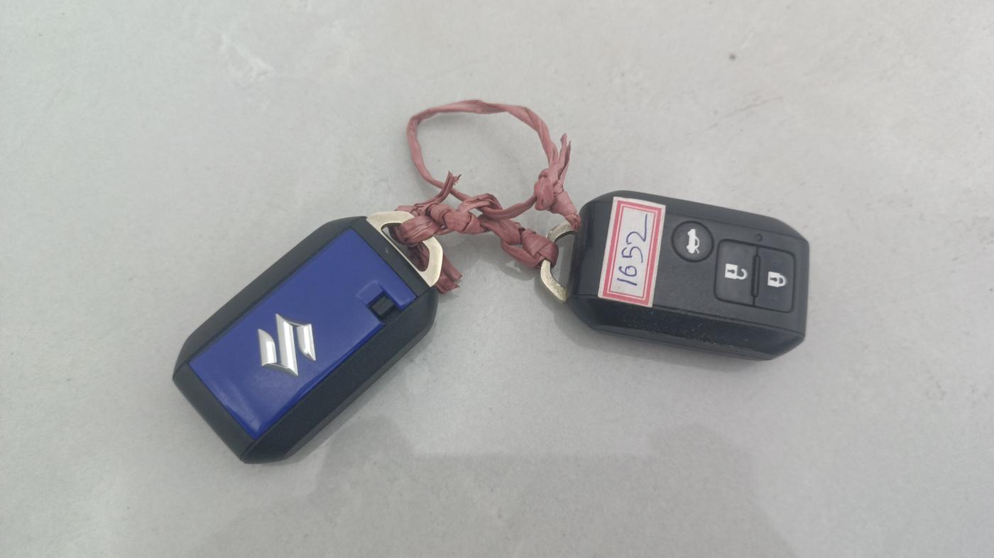 2020 Maruti Dzire ZXI Plus, Petrol, Manual, 63,066 km, Key Close Up