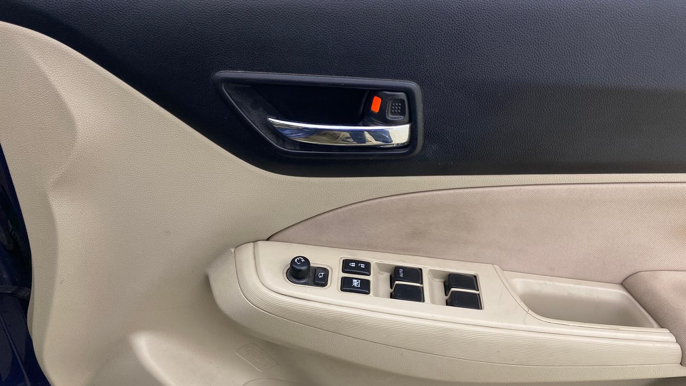 2022 Maruti Dzire VXI, Petrol, Manual, 58,386 km, Driver Side Door Panels Control