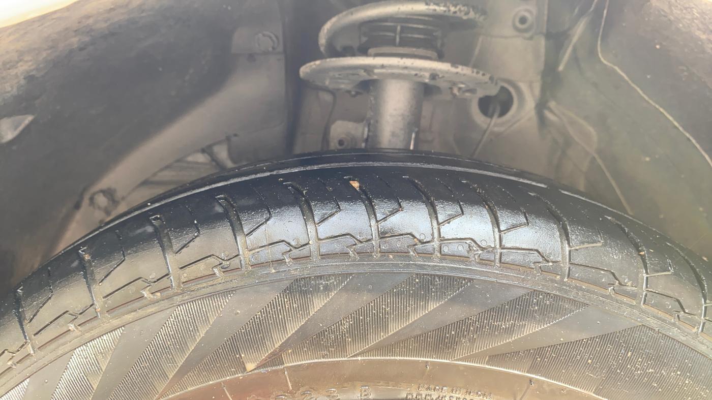 2023 Maruti Dzire VXI, Petrol, Manual, 78,947 km, Left Front Tyre Tread