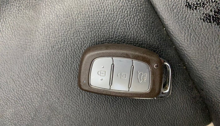 2019 Hyundai Elite i20 ASTA 1.2 (O), Petrol, Manual, 48,469 km, Key Close Up