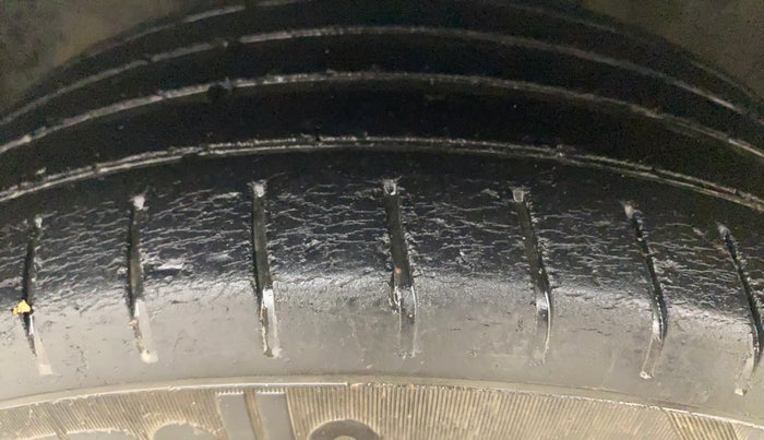 2019 Hyundai Elite i20 ASTA 1.2 (O), Petrol, Manual, 48,469 km, Left Front Tyre Tread