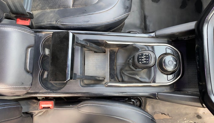 2022 Tata Harrier XZ PLUS 2.0L DARK EDITION, Diesel, Manual, 77,309 km, Gear Lever