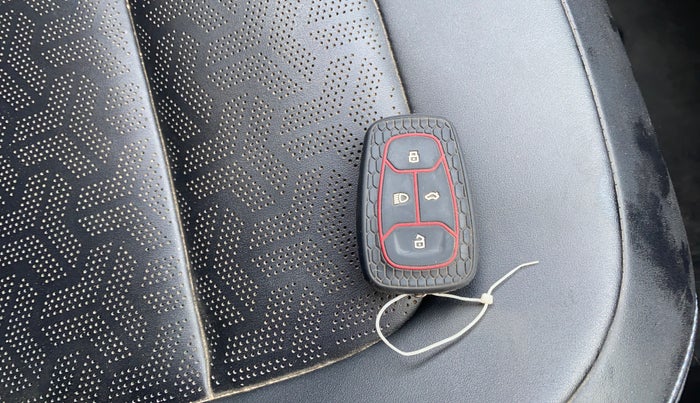 2022 Tata Harrier XZ PLUS 2.0L DARK EDITION, Diesel, Manual, 77,309 km, Key Close Up