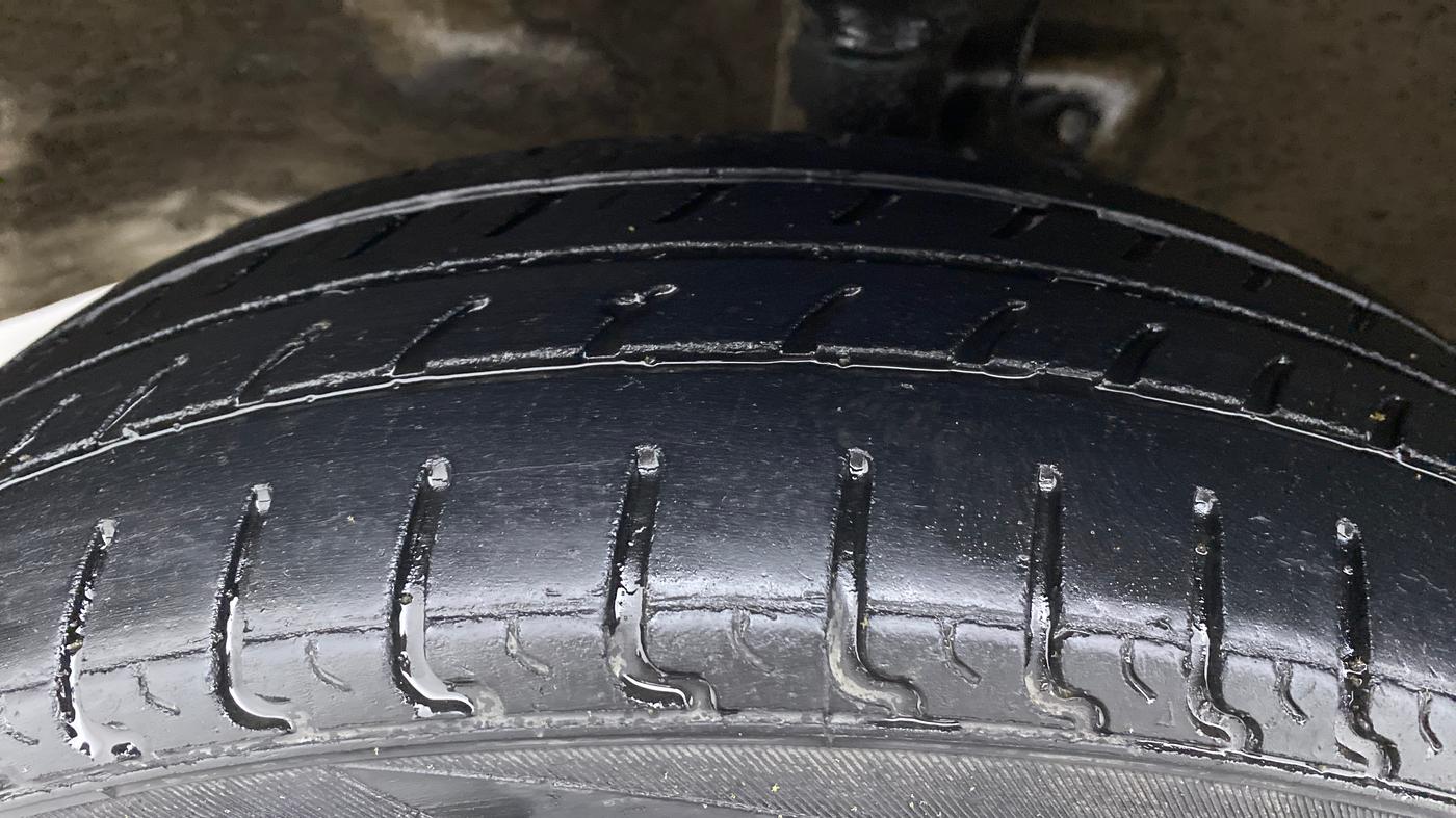 2018 Maruti Wagon R 1.0 VXI AMT, Petrol, Automatic, 51,501 km, Left Front Tyre Tread