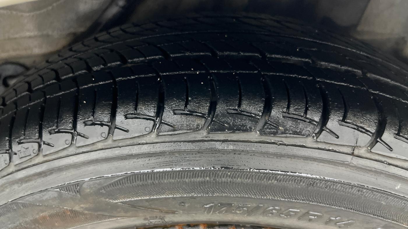 2014 Honda Amaze 1.2L I-VTEC S AT, Petrol, Automatic, 46,000 km, Left Rear Tyre Tread