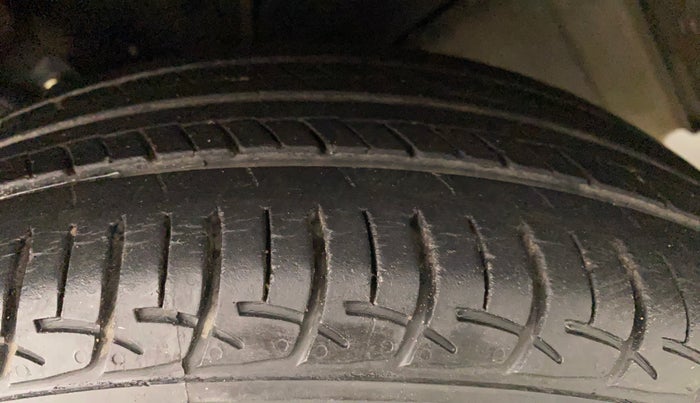 2017 Maruti Baleno DELTA CVT PETROL 1.2, Petrol, Automatic, 35,719 km, Right Front Tyre Tread
