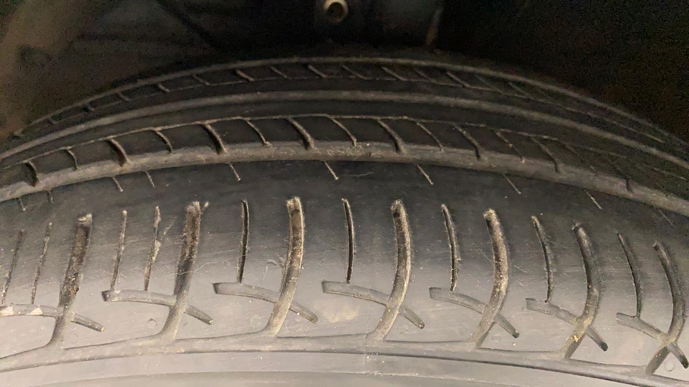 2017 Maruti Baleno DELTA CVT PETROL 1.2, Petrol, Automatic, 35,719 km, Left Front Tyre Tread