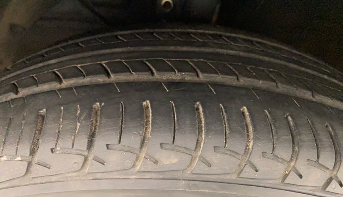 2017 Maruti Baleno DELTA CVT PETROL 1.2, Petrol, Automatic, 35,719 km, Left Front Tyre Tread