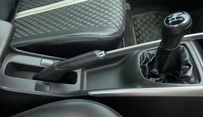 2015 Maruti Baleno ZETA DDIS 190, Diesel, Manual, 48,083 km, Gear Lever