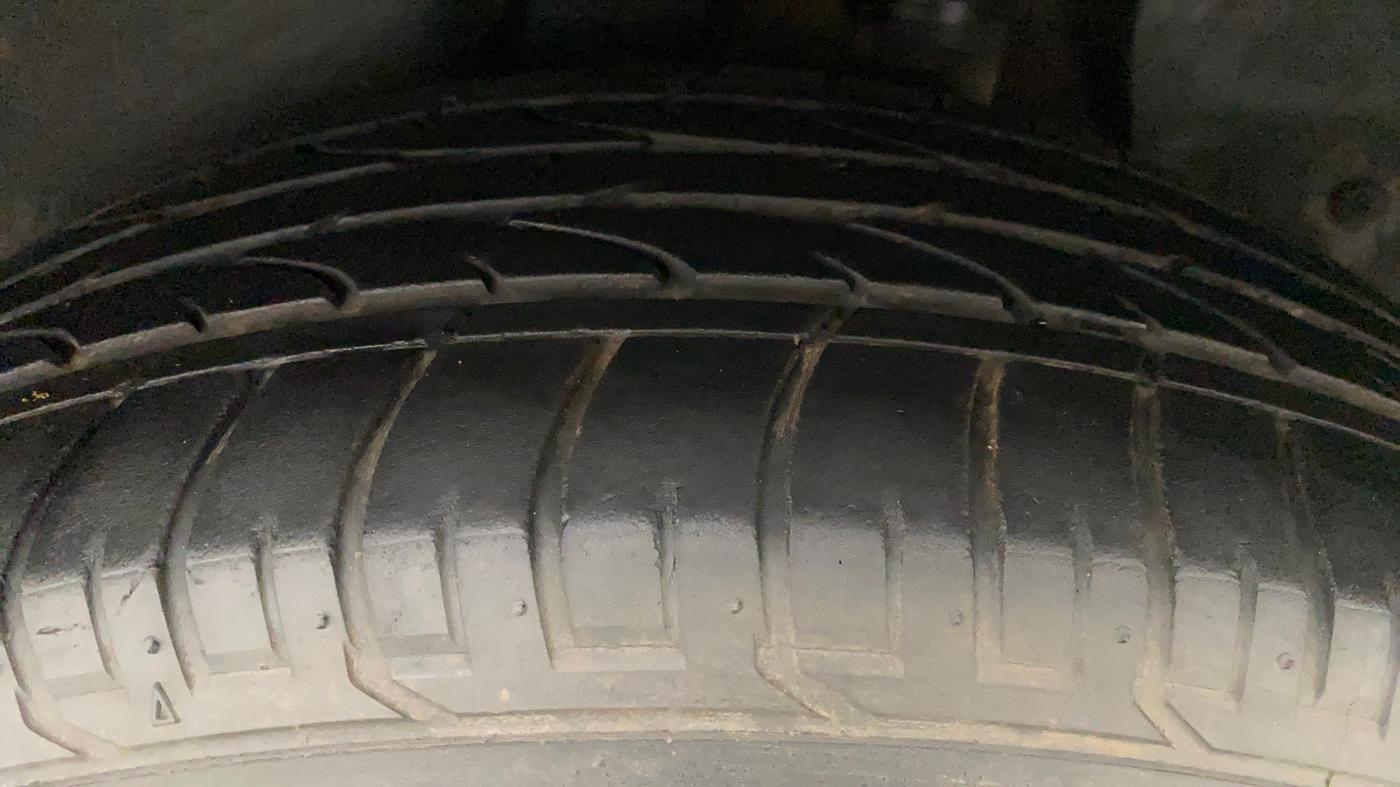 2016 Hyundai Creta SX PLUS AT 1.6 PETROL, Petrol, Automatic, 97,183 km, Left Rear Tyre Tread