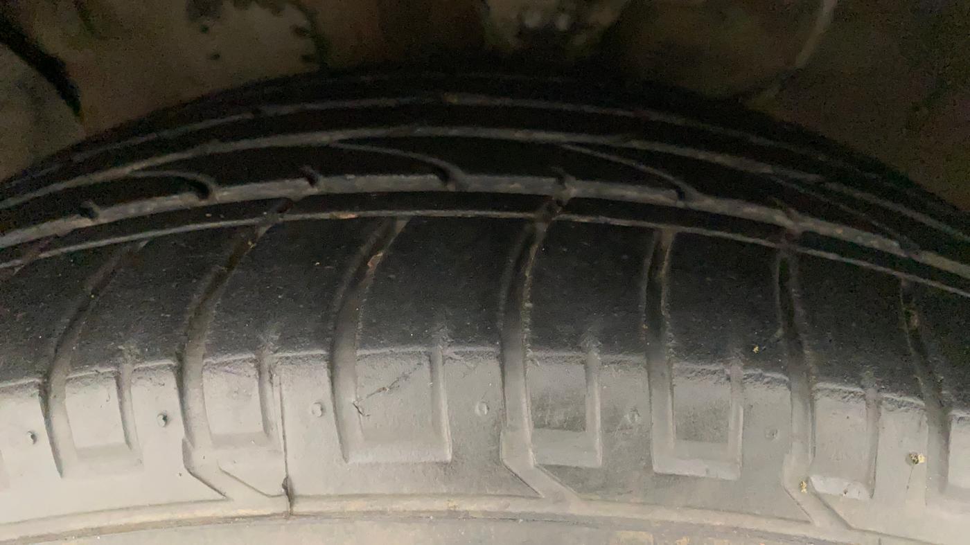 2016 Hyundai Creta SX PLUS AT 1.6 PETROL, Petrol, Automatic, 97,183 km, Left Front Tyre Tread