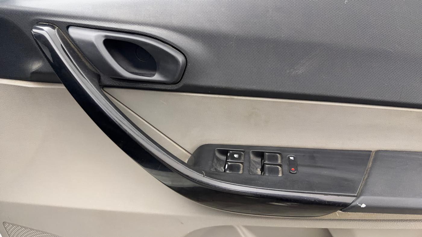 2018 Tata Tiago XM PETROL, Petrol, Manual, 88,165 km, Driver Side Door Panels Control