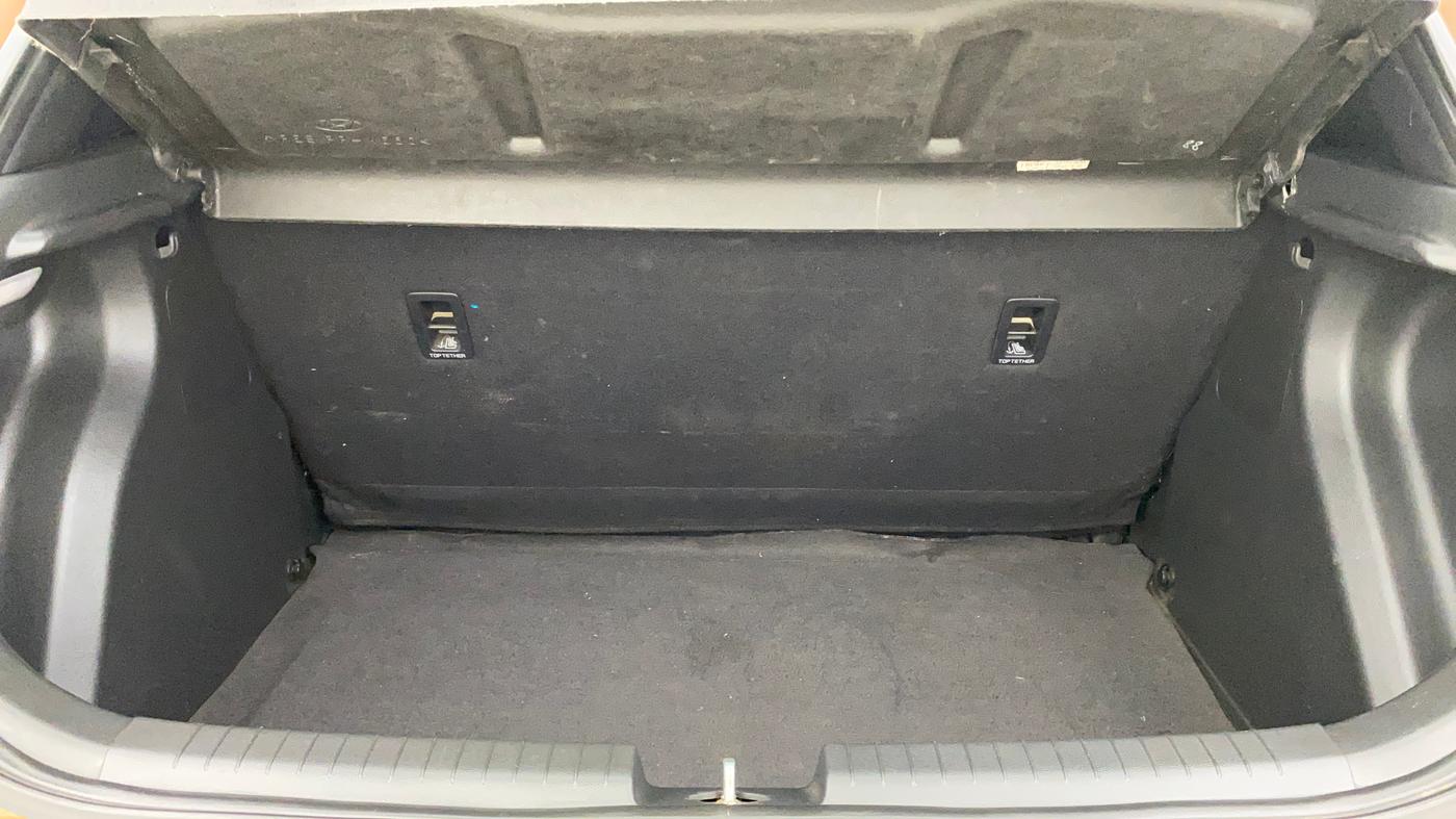 2018 Hyundai i20 Active 1.2 SX, Petrol, Manual, 1,12,635 km, Boot Inside