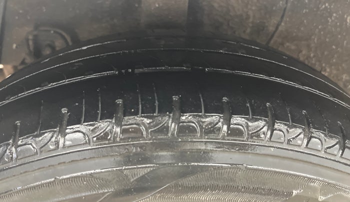 2017 Hyundai Xcent SX 1.2, Petrol, Manual, 38,127 km, Right Rear Tyre Tread