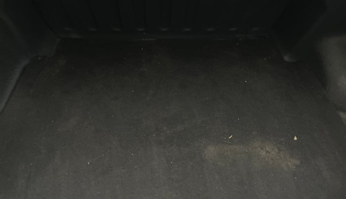 2017 Hyundai Xcent SX 1.2, Petrol, Manual, 38,127 km, Boot Inside