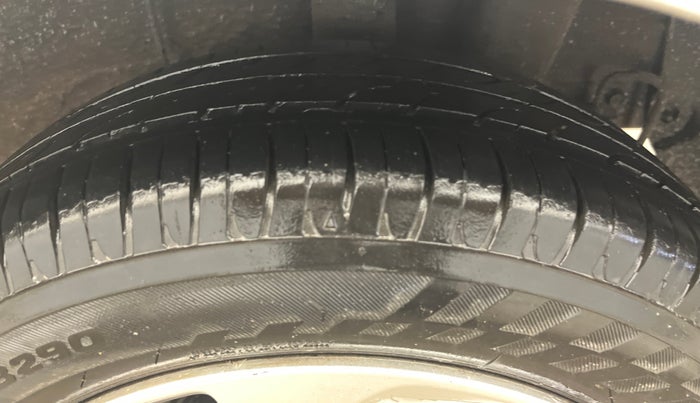 2017 Hyundai Xcent SX 1.2, Petrol, Manual, 38,127 km, Left Rear Tyre Tread