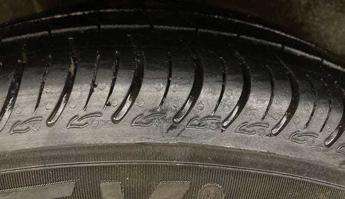 2019 Maruti New Wagon-R ZXI 1.2 AMT, Petrol, Automatic, 83,840 km, Right Rear Tyre Tread