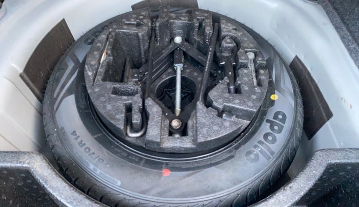 2019 Skoda Rapid STYLE 1.6 MPI, Petrol, Manual, 1,17,061 km, Spare Tyre