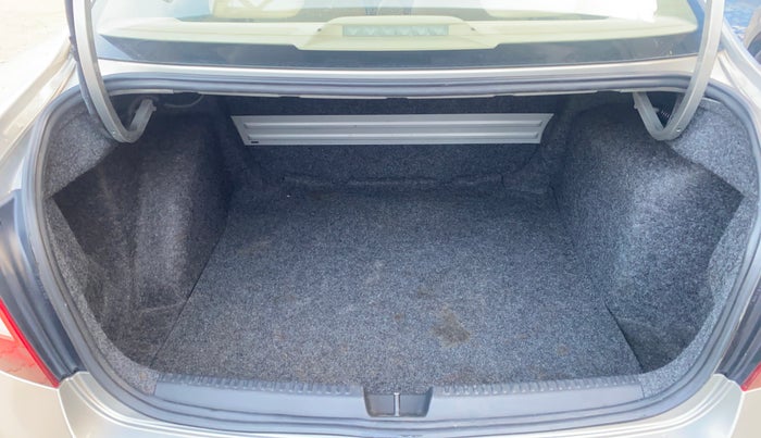 2019 Skoda Rapid STYLE 1.6 MPI, Petrol, Manual, 1,17,061 km, Boot Inside