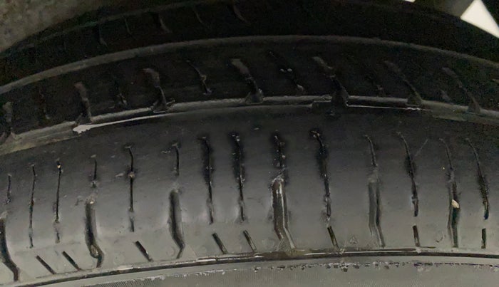 2014 Maruti Wagon R 1.0 LXI CNG, CNG, Manual, 81,229 km, Left Rear Tyre Tread