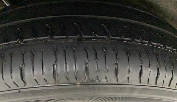 2014 Maruti Wagon R 1.0 LXI CNG, CNG, Manual, 81,229 km, Right Rear Tyre Tread