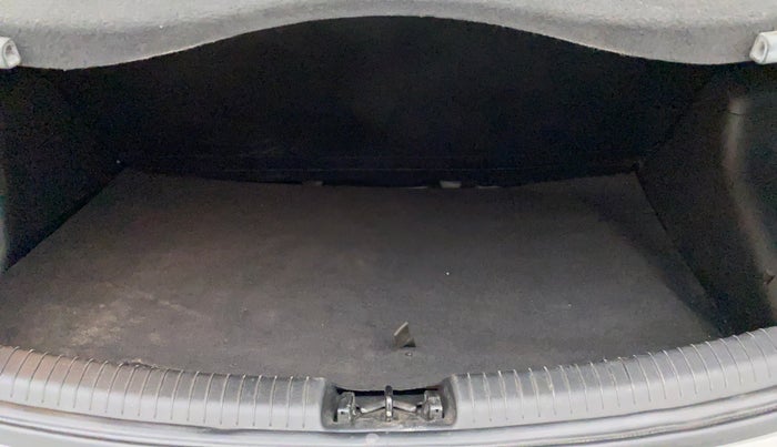2016 Hyundai Grand i10 ASTA 1.2 KAPPA VTVT, Petrol, Manual, 61,072 km, Boot Inside