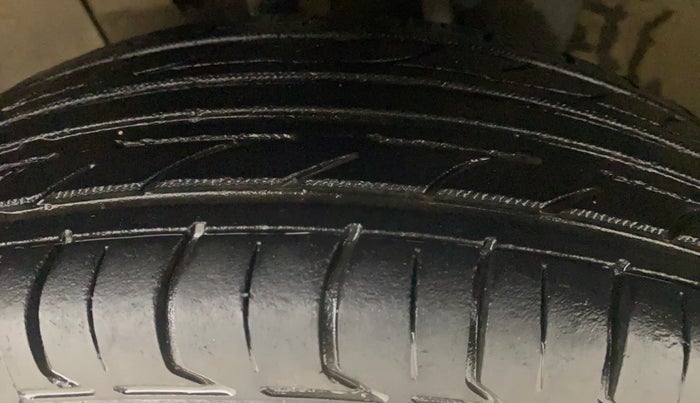 2016 Renault Kwid RXT 0.8, Petrol, Manual, 86,050 km, Left Front Tyre Tread