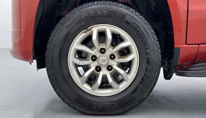2017 Mahindra TUV300 T8, Diesel, Manual, 32,345 km, Left Front Wheel