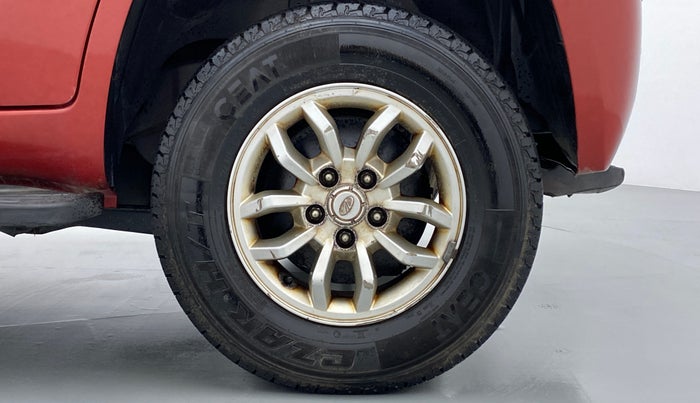 2017 Mahindra TUV300 T8, Diesel, Manual, 32,345 km, Left Rear Wheel