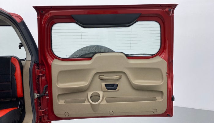 2017 Mahindra TUV300 T8, Diesel, Manual, 32,345 km, Boot Door Open