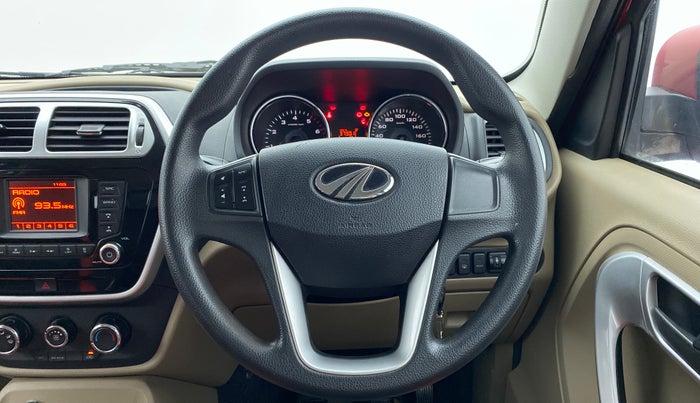 2017 Mahindra TUV300 T8, Diesel, Manual, 32,345 km, Steering Wheel Close Up