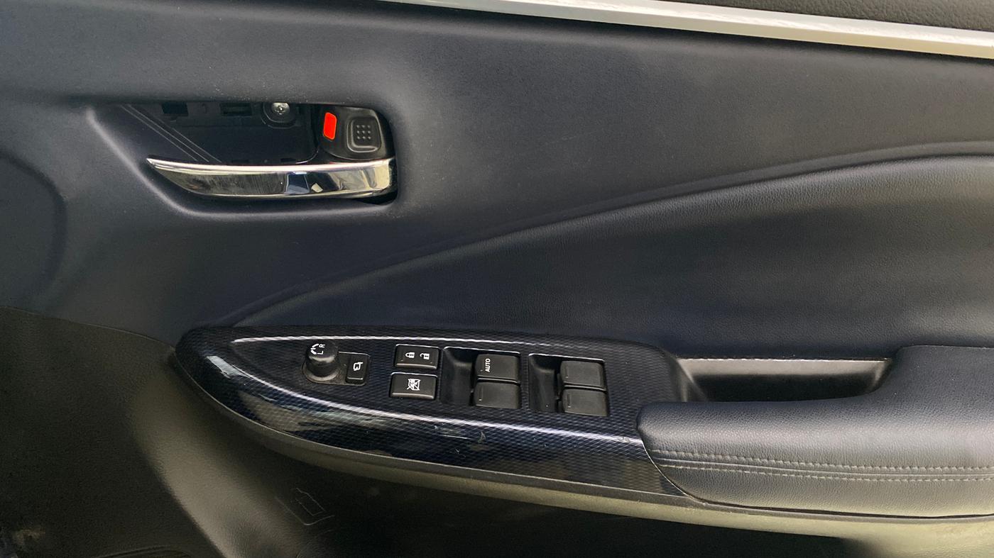 2022 Maruti Baleno ZETA 1.2 AGS, Petrol, Automatic, 55,207 km, Driver Side Door Panels Control